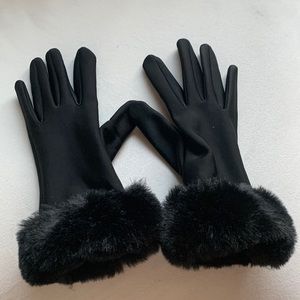 ALDO faux fur black gloves